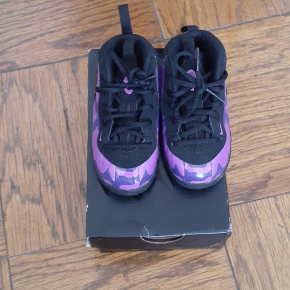 Baby Nike Shoes - Picture 1 of 4